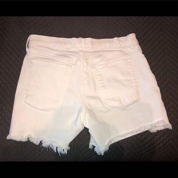 Gap frayed white shorts. - Picture 2 of 3